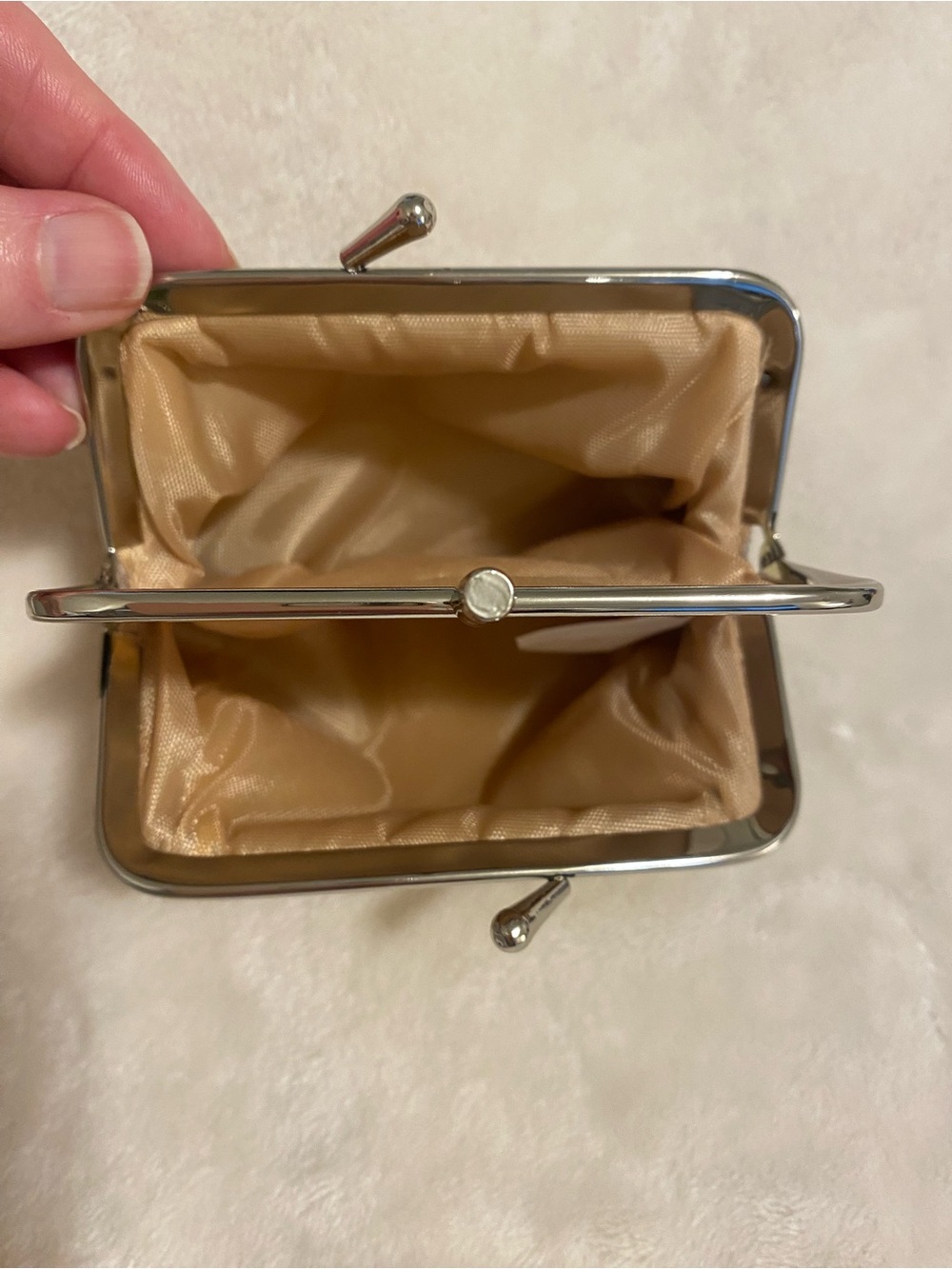 đ¸ Buxton Pale Yellow Leather Kiss-Lock Coin Purse - Picture 7 of 11